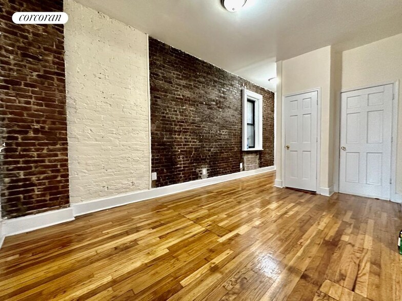 Building Photo - 454 W 57th St