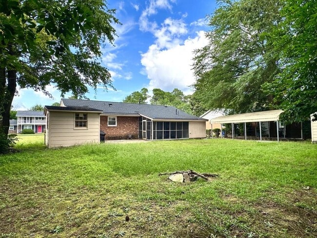 Building Photo - 461 Morningside Dr