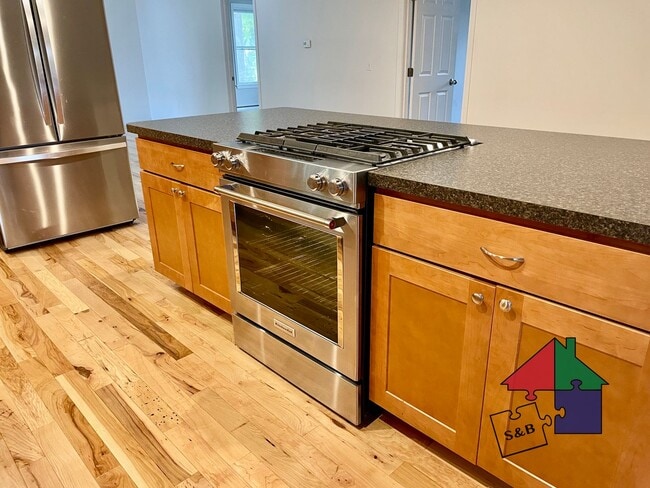 Building Photo - 118 S Main St