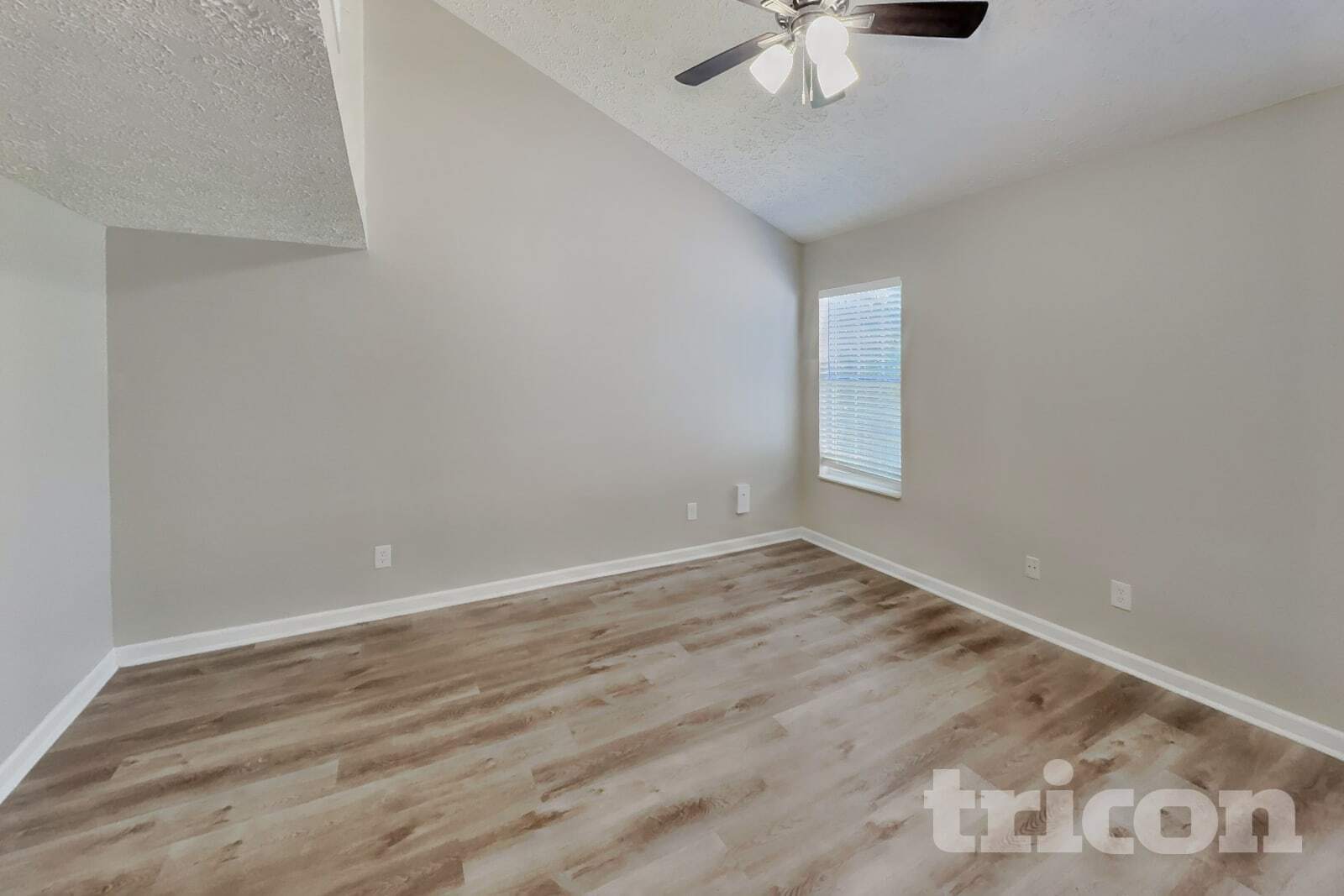 Building Photo - 2773 Riverbend Dr