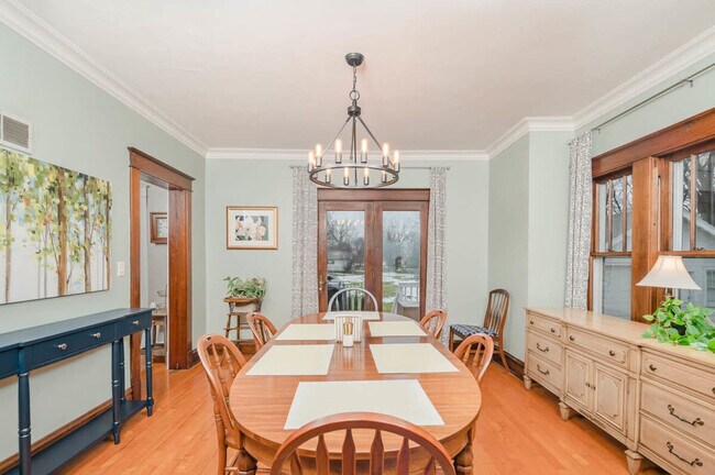 Building Photo - 1113 Harney Ave