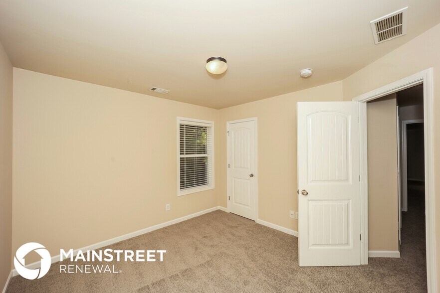 Building Photo - 106 Heritage Club Ln