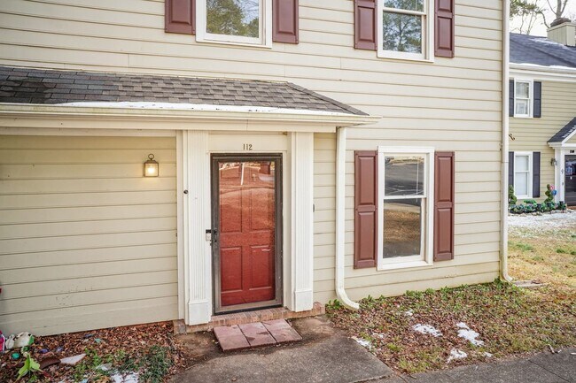 Building Photo - Move In Ready Two Bedroom Home!