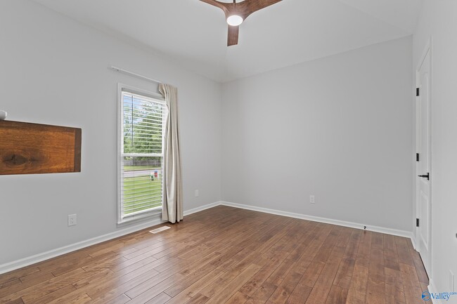 Building Photo - 72 Hartington Dr