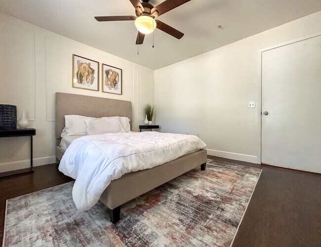 Building Photo - 3800 SW 20th Ave