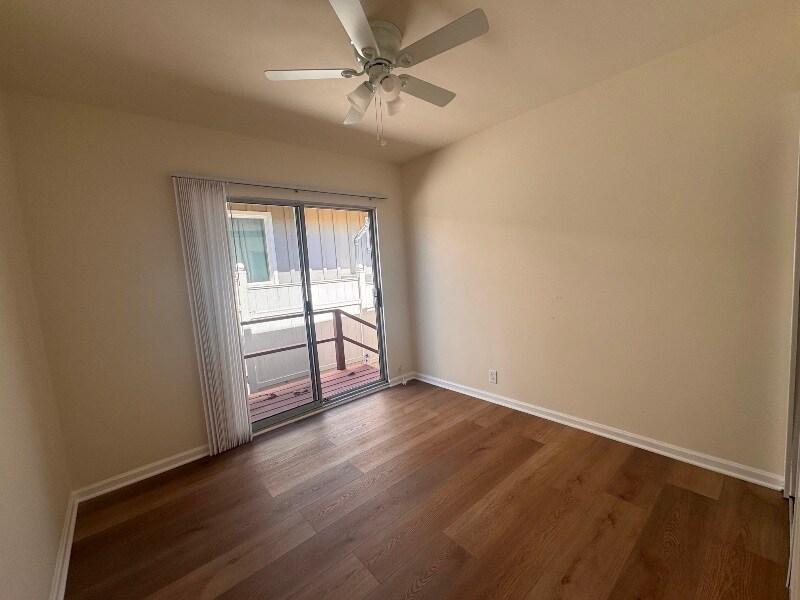 Building Photo - 2412 N Poinsettia Ave