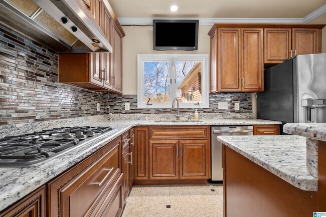 Building Photo - 4006 Vestview Dr