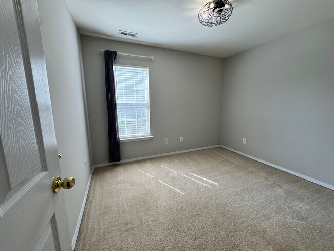 Building Photo - 5337 Thunderidge Drive