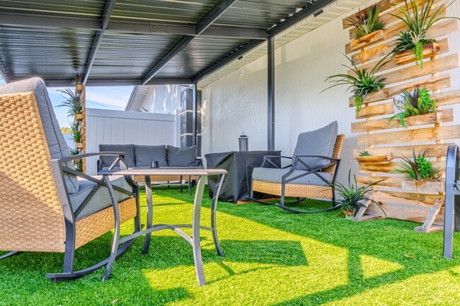 Building Photo - 1875 Williams Manor Ave