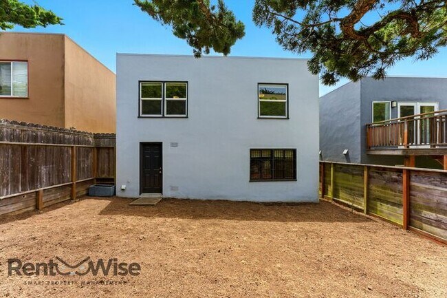 Building Photo - 61 Marview Way
