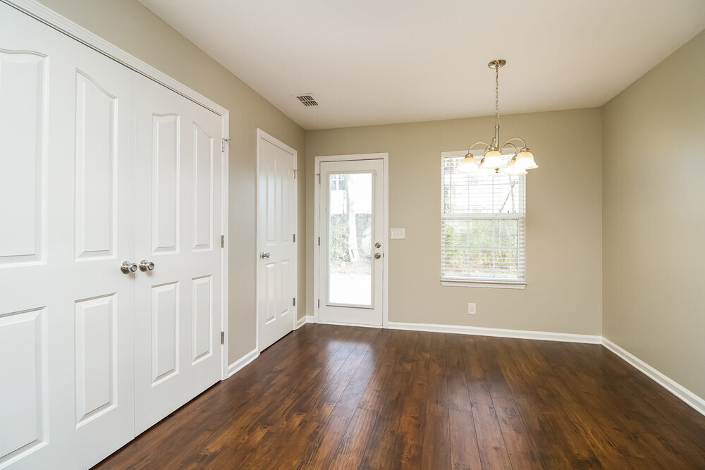 Building Photo - 3048 Roscommon Dr