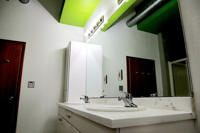 Building Photo - 335 N Superior St