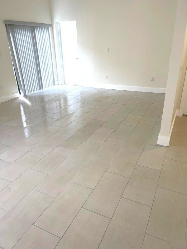 Building Photo - 640 SW 113th Terrace