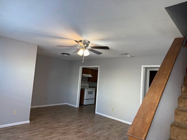 Building Photo - 2815 Longmire Dr