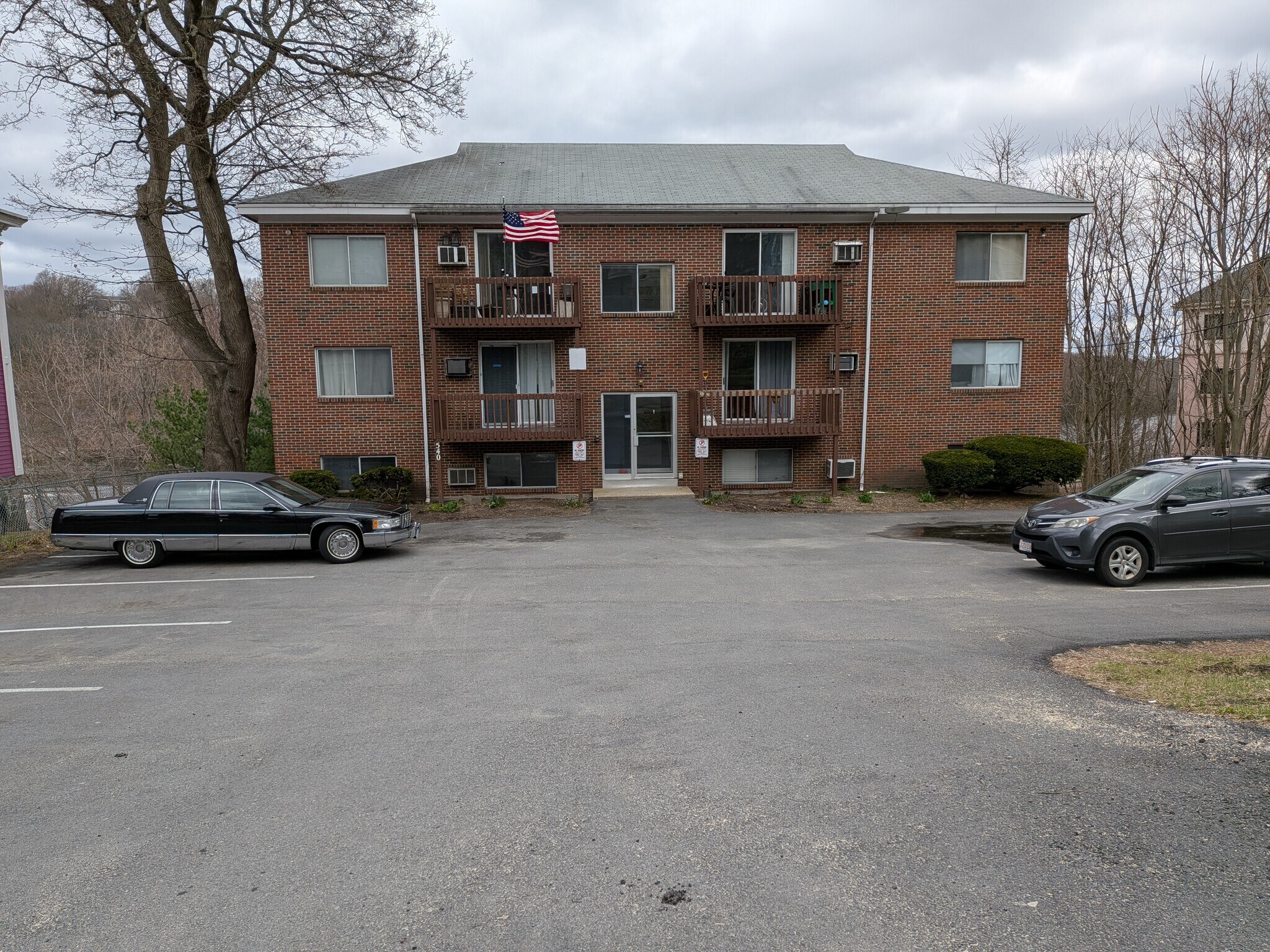 Building Photo - 540 E Merrimack St