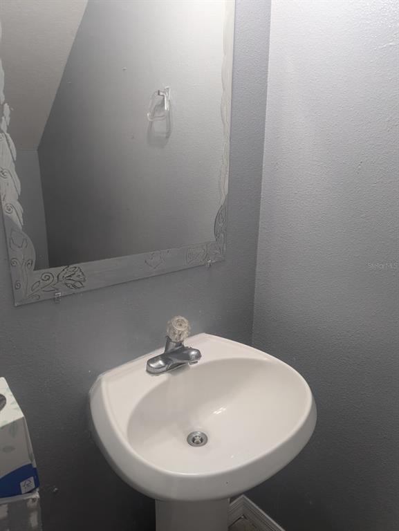 Building Photo - 604 Captiva Cir