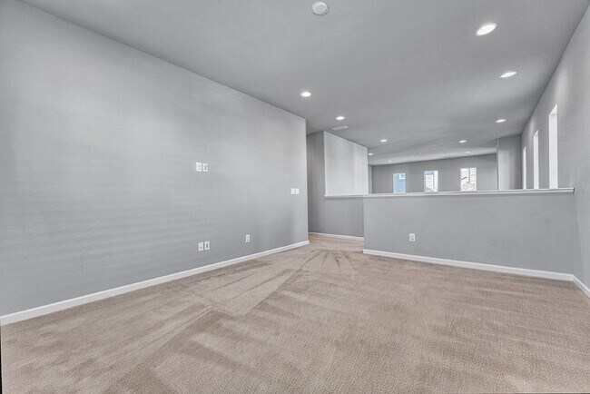 Building Photo - $2,950.00 - 3 Bedrooms, 2.5 Bathrooms, Single Family Home in Circle Rock with Cozy Fireplace!