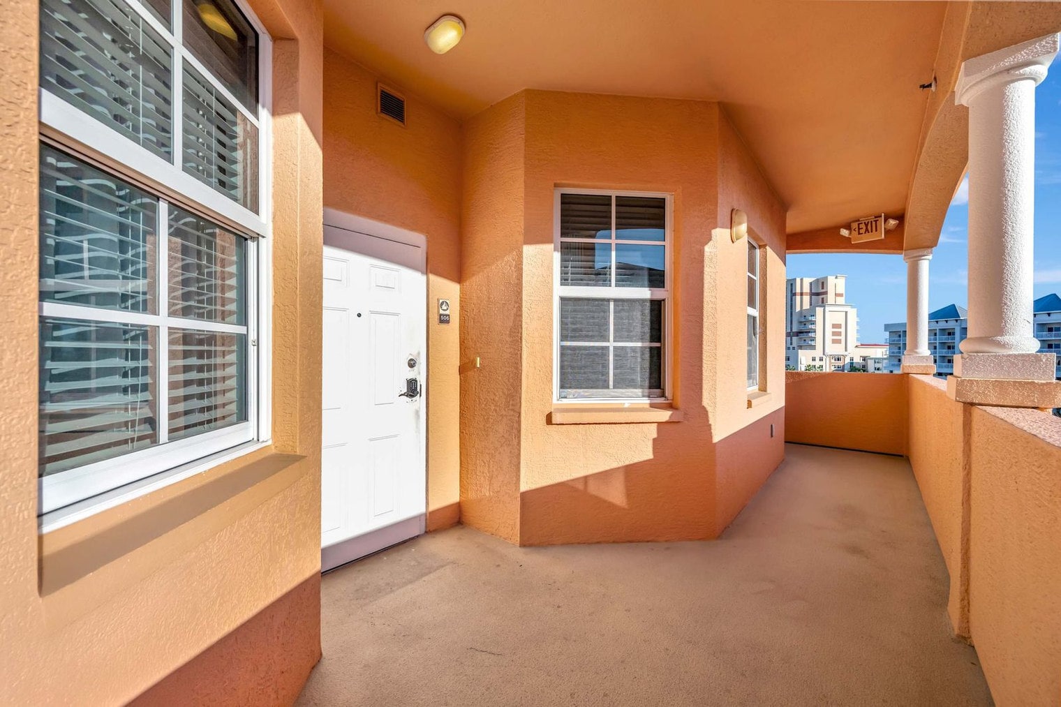 Building Photo - 530 S Gulfview Blvd