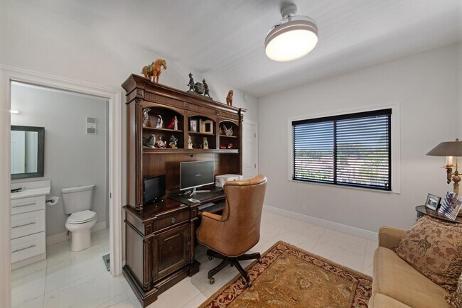 Building Photo - 6241 Pointe Regal Cir