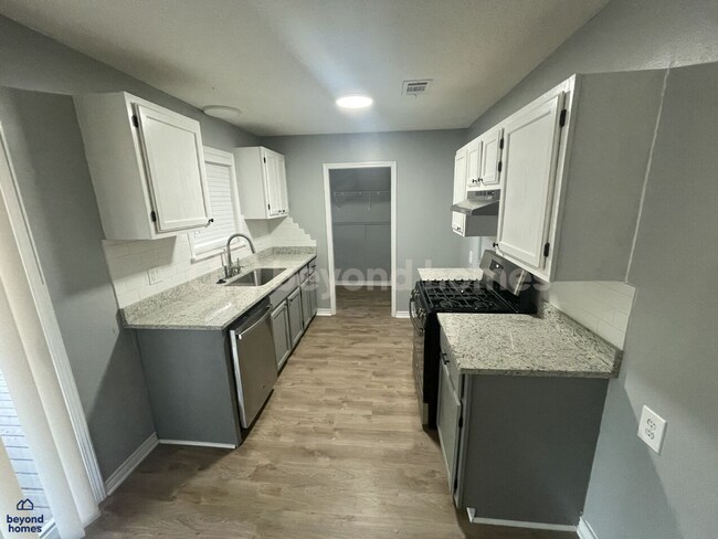 Building Photo - 204 Calloway Ave