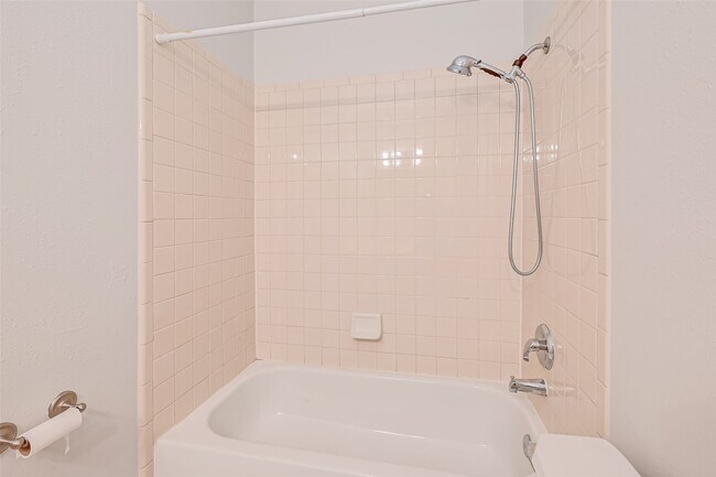 Building Photo - 717 Cedarwood Dr