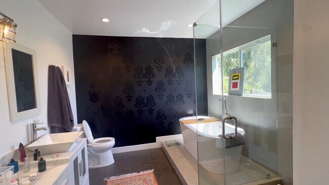 master bath room - 21523 Dumetz Rd