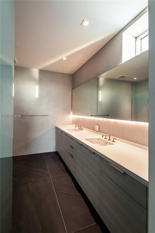 Building Photo - 7934 West Dr