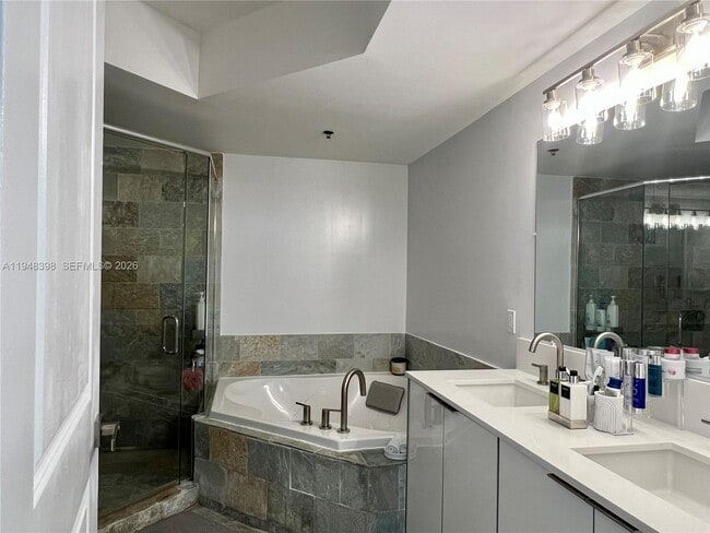 Building Photo - 2681 N Flamingo Rd