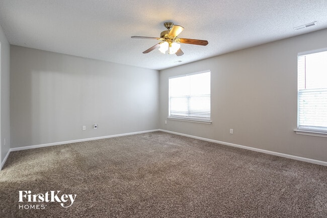 Building Photo - 3613 Edgeview Dr