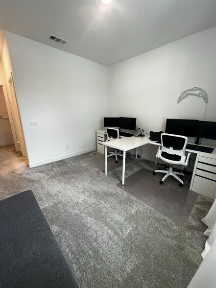 Building Photo - 279 Carmona