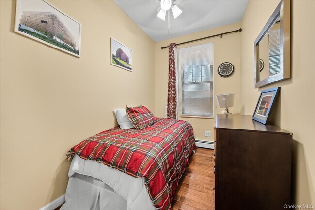 Building Photo - 611 Linwood St