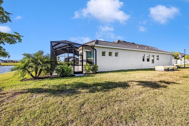 Building Photo - 12655 Wellen Golf St