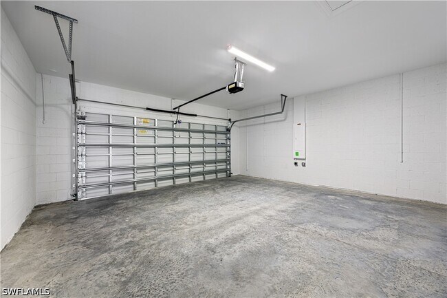 Building Photo - 19226 Hinkley Dr
