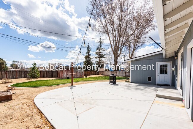 Building Photo - 1121 Spruce St