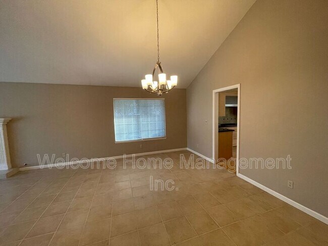 Building Photo - 4310 Canyon Crest Rd W