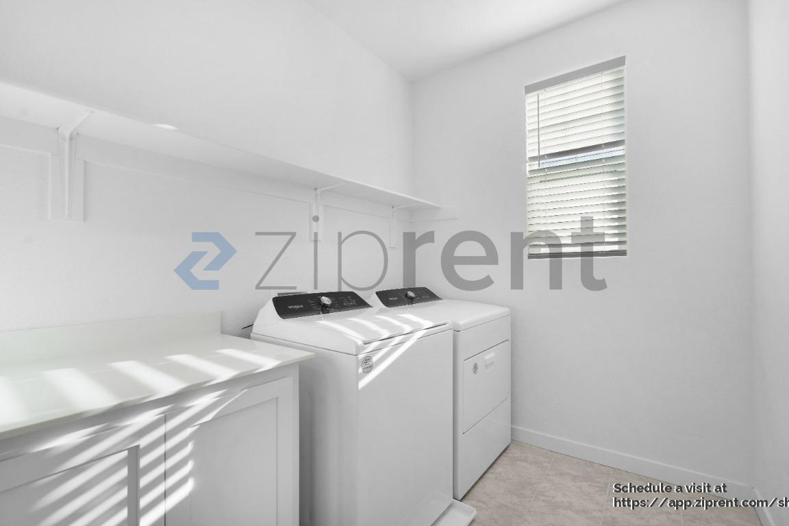 Building Photo - 4417 Neptune Cir