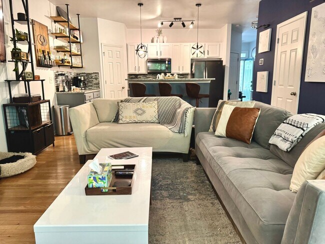 Building Photo - Cozy & Spacious 3BR Townhome in Atlanta