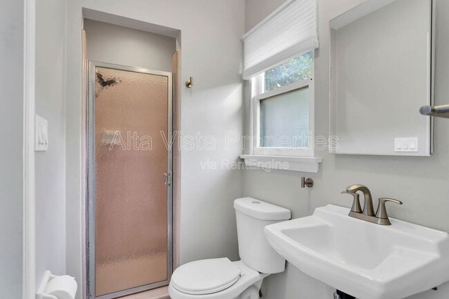 Building Photo - 4865 Lucille Pl