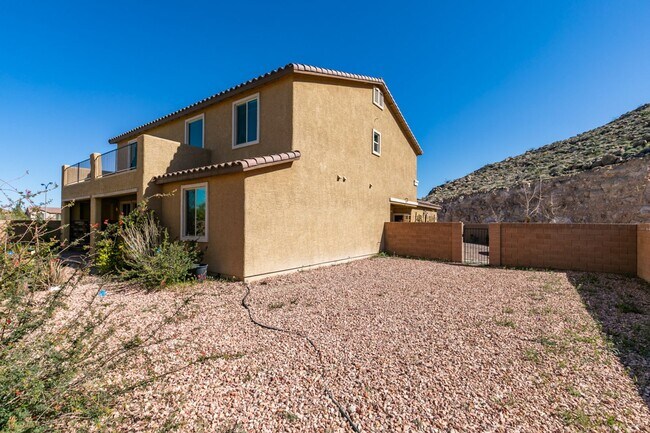 Building Photo - Beautiful Next-Gen Home with Private Entry Suite & Spacious Backyard