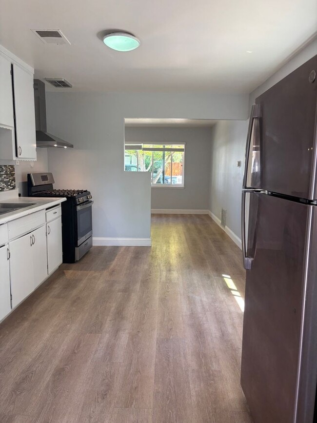 Building Photo - PET FRIENDLY 3 BED/1 BATH in Palo Alto Ava...