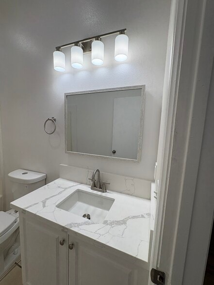 Master Bathroom - 6446 Palm View Ave