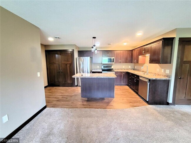 Building Photo - 1929 Cypress Ct