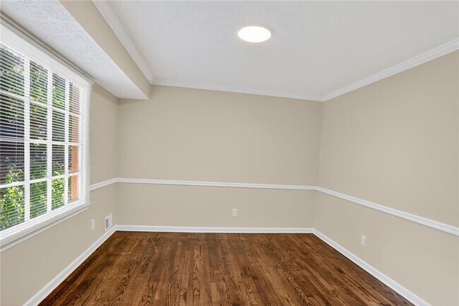 Building Photo - 2817 Thornridge Dr