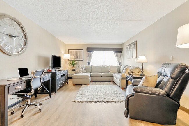 Building Photo - 1718 Underpass Way