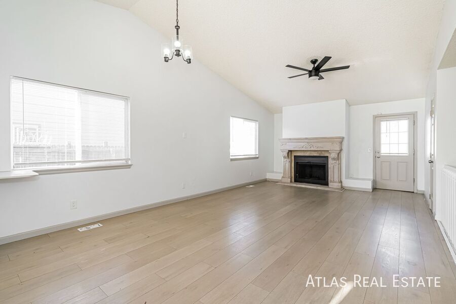 Building Photo - 1679 Ensenada Way