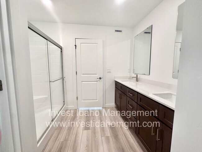 Building Photo - Built in 2024 3 bedroom home available soon!