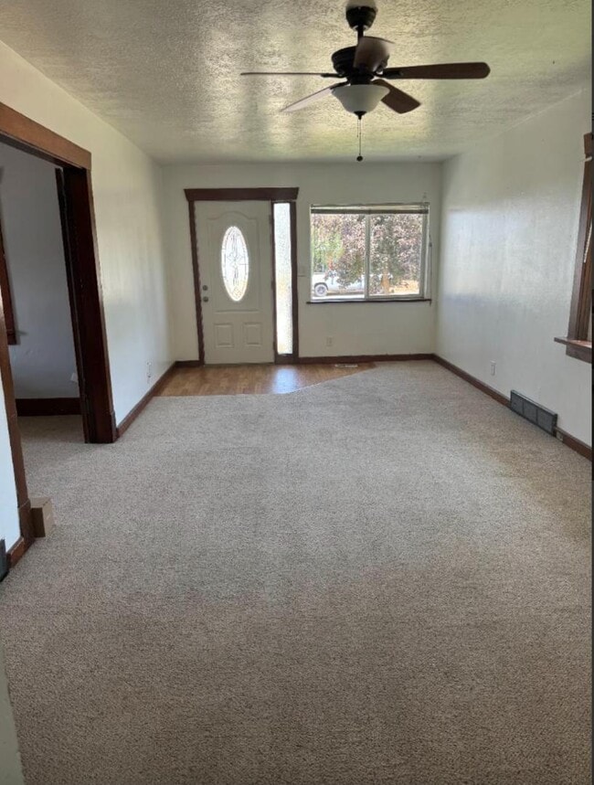 Primary Photo - 544 W 200 S