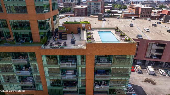 Building Photo - 222 E Witherspoon St