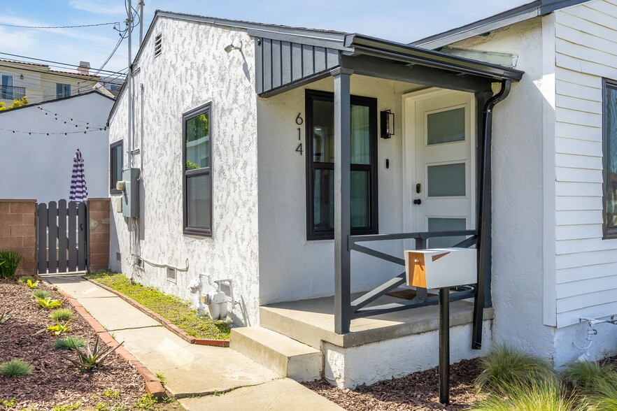 Building Photo - 614 Knob Hill Ave