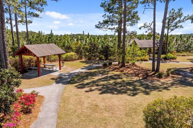 Building Photo - Holly Ridge 4 Bedroom